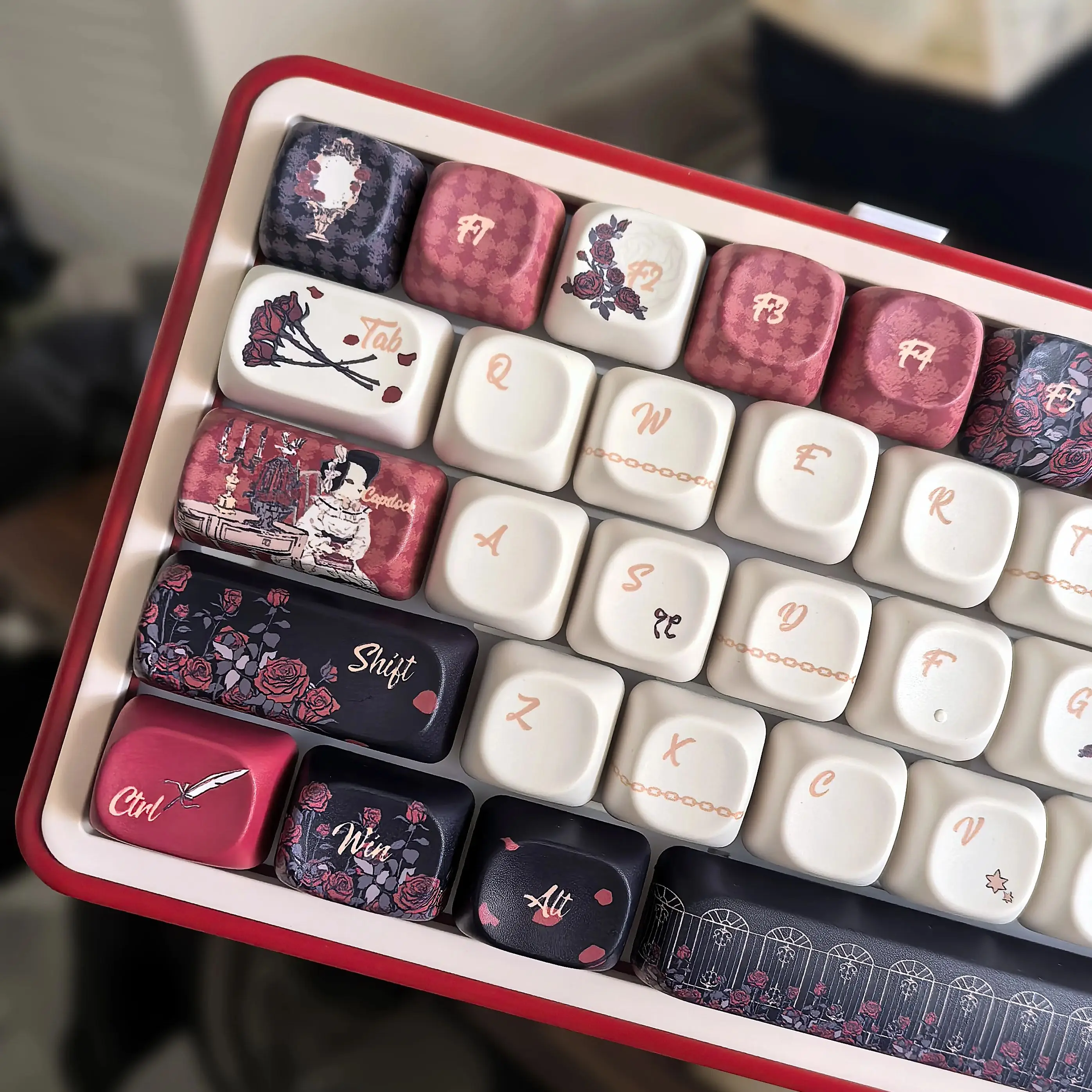 Moa Keycaps Retro Palace Rabbit Rose Red Black Color Matching 126Keys Cherry ISO Customized For Aula F75/F75Pro/F87 Keycaps