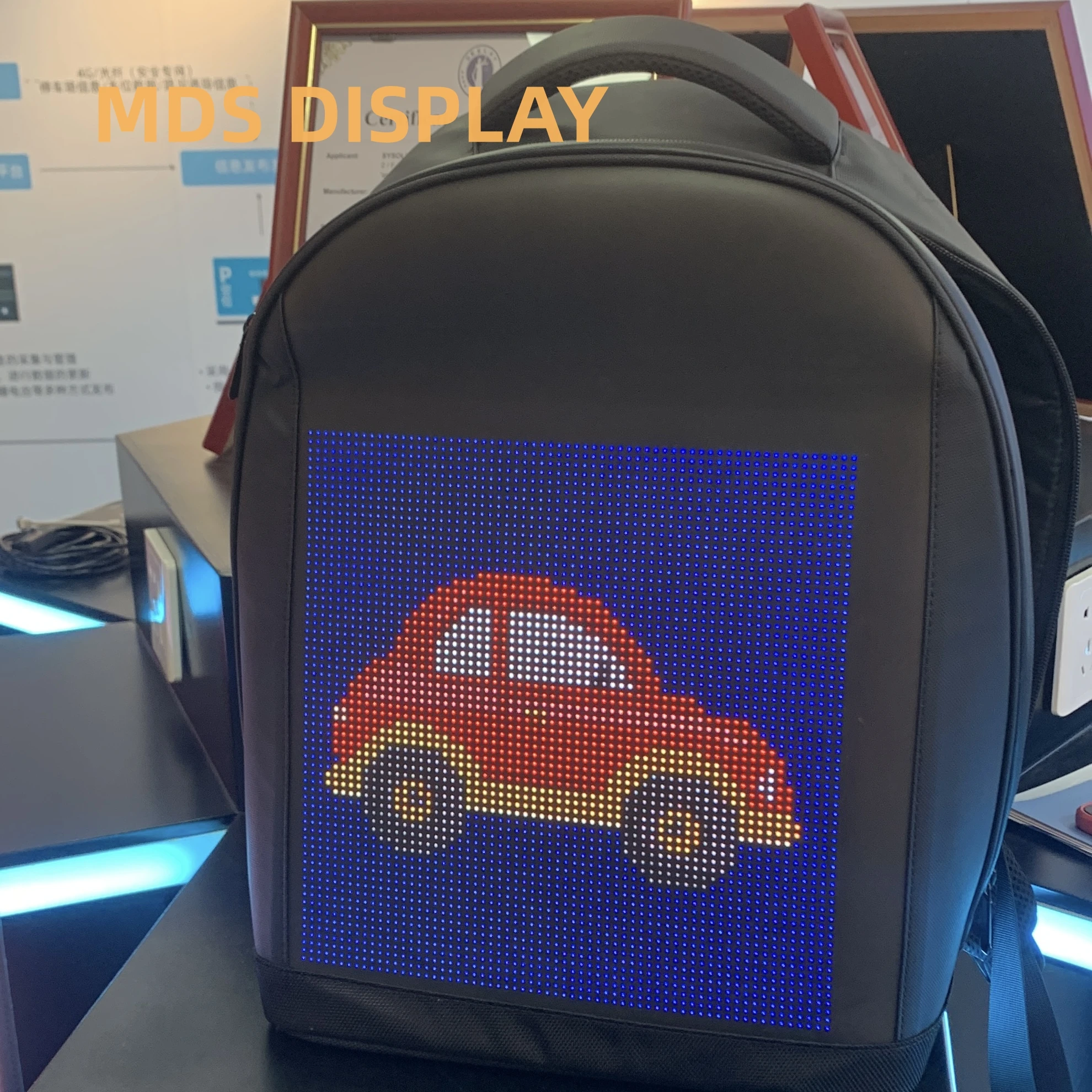 MDS p4 256x256mm backpack led display creative portable display  Display your advertising ideas anytime anywhere easy to operate