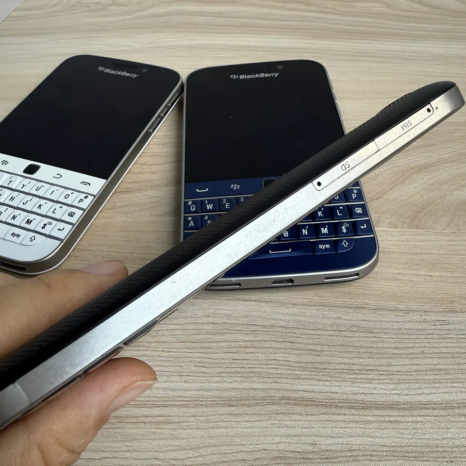 Original BlackBerry Q20 Classic 4G Mobile Cell Phone 3.5