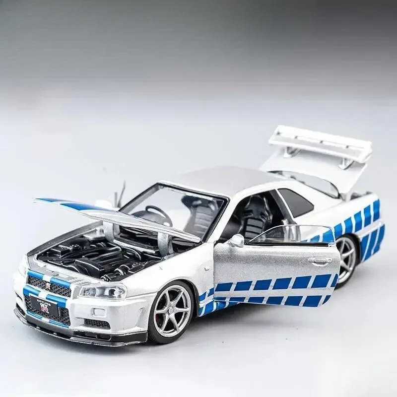 

1:32 GTR R34 модель спортивного автомобиля из сплава, литые под давлением металлические игрушки, модель гоночного автомобиля, имитация звука, свет, детский подарок