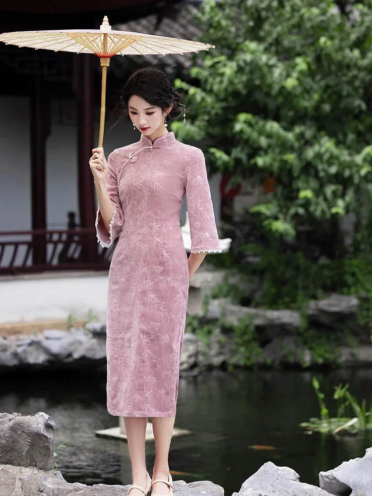 

Новый китайский стиль 2024, осенне-зимний улучшенный молодой стиль, бархатный длинный Cheongsam с длинными рукавами для девочек