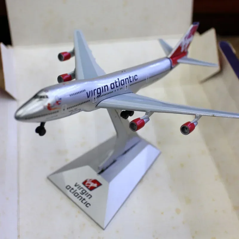 Die Casting 1/400 Scale 747-200 Virgin Airlines Boeing Passenger Aircraft Alloy Airplane Model Simulation Toys Plane For Boys