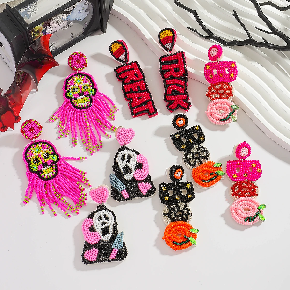 

Pink Beaded Ghost BOO Dangle Earrings For Women Bohemia Handmade Seed Beads Creative Halloween Accessories Suitable for Party