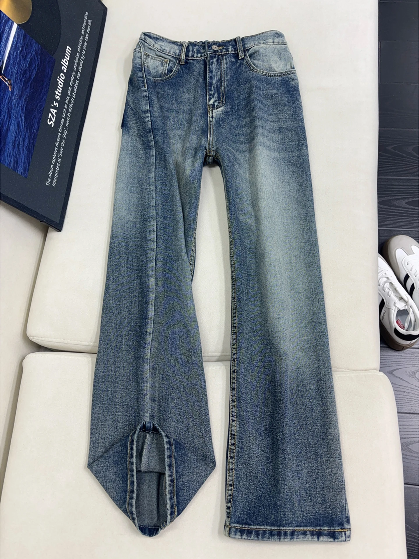 

Мужские джинсы Cleanfit High Street прямого кроя, синие, с эффектом потертости, слегка расклешенные, утягивающие, удлиняющие, повседневные, из хлопкового денима