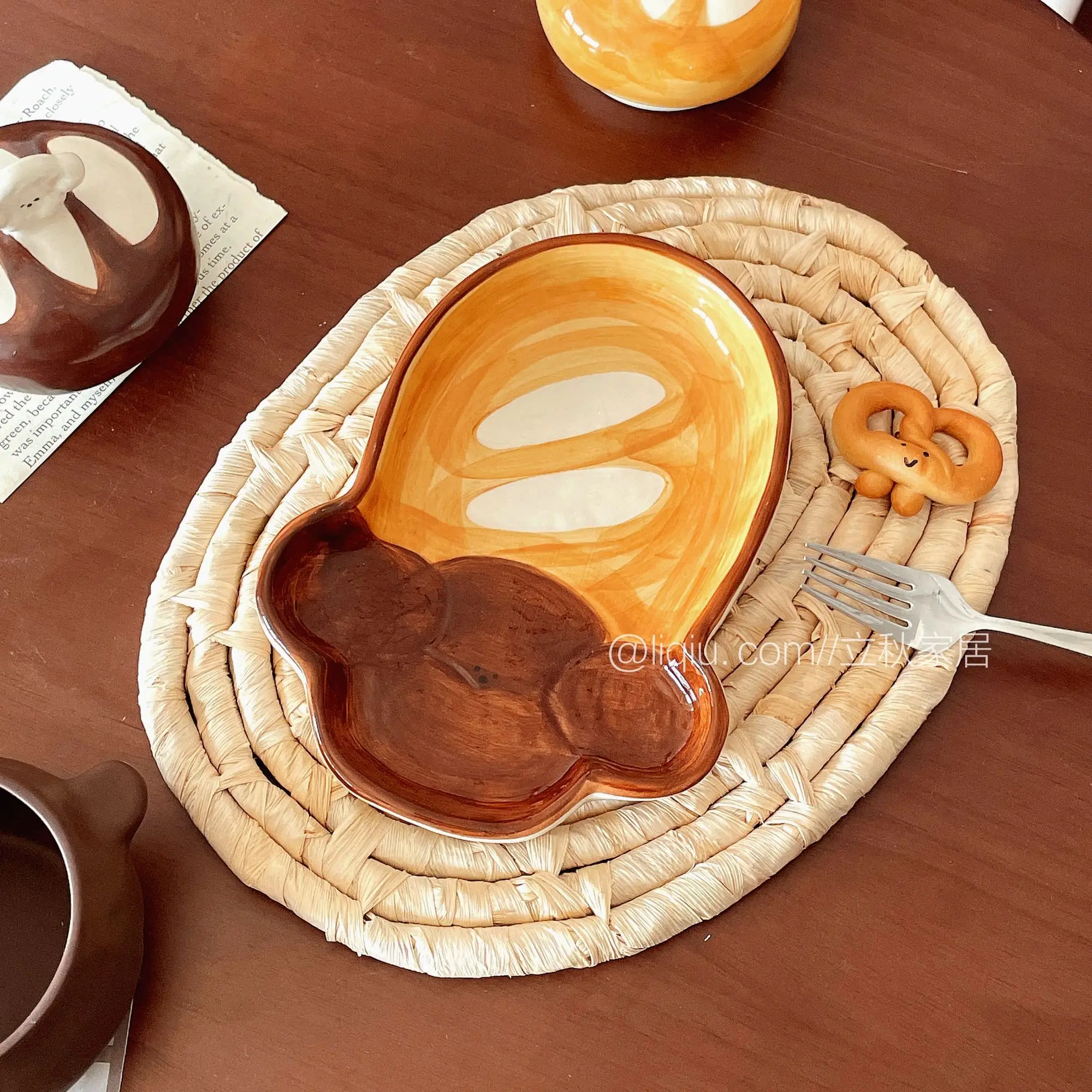 Cute Bread Puppy Ceramic Plate Household Dish Plate Dessert High Value Good-looking Dinner  Fruit Cake Plate Trays Decorative