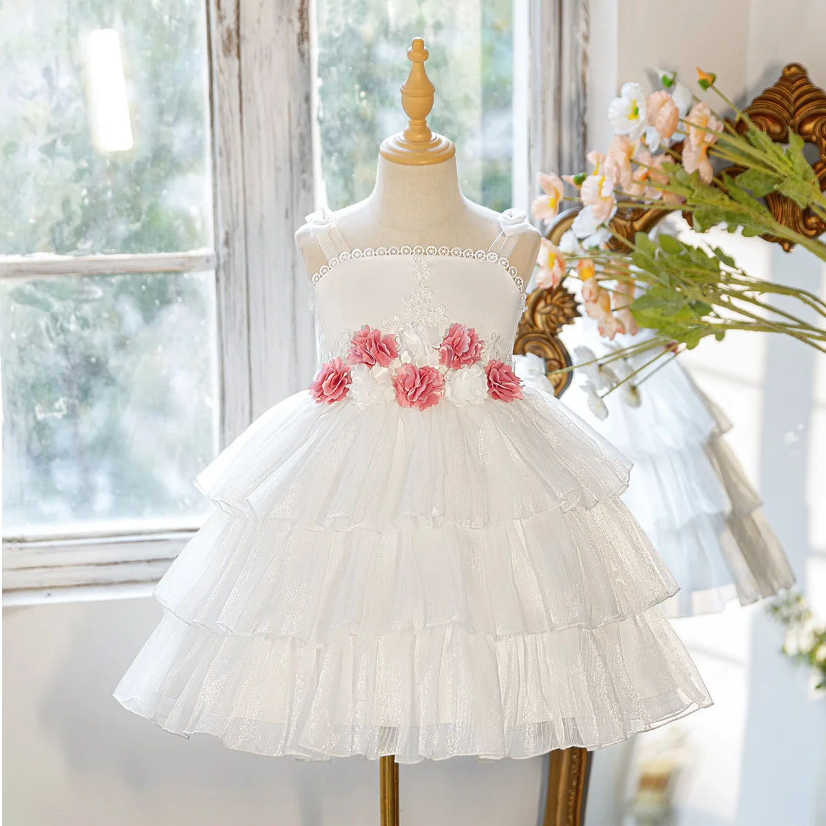 

Girls Flower Lace Elegant Dress with Red Floral Decoration Charming White Dress Suitable for Birthday Gifts and Photograpy ASQ03