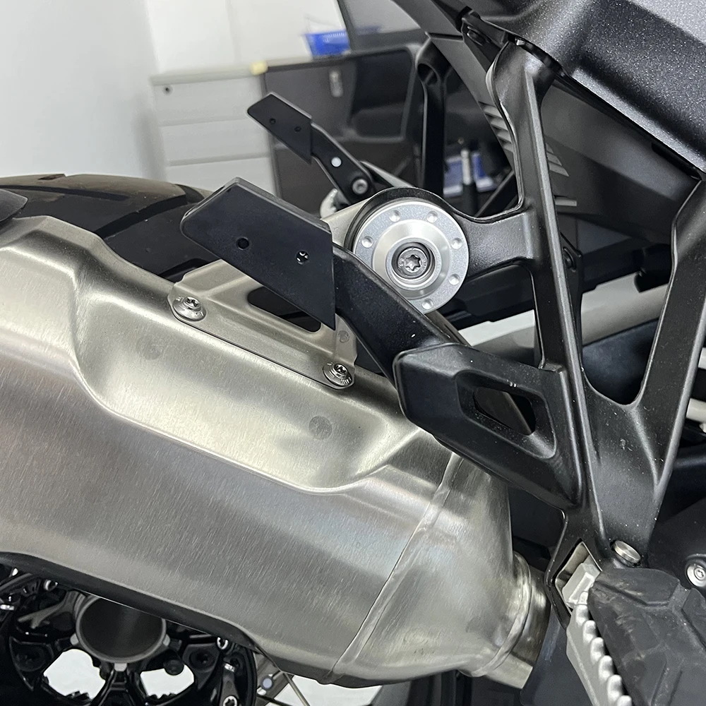 For BMW M1000R M1000RR S1000RR S1000R RnineT R9T R12 R12nineT Motorcycle Accessories Exhaust Bracket Cover Plate