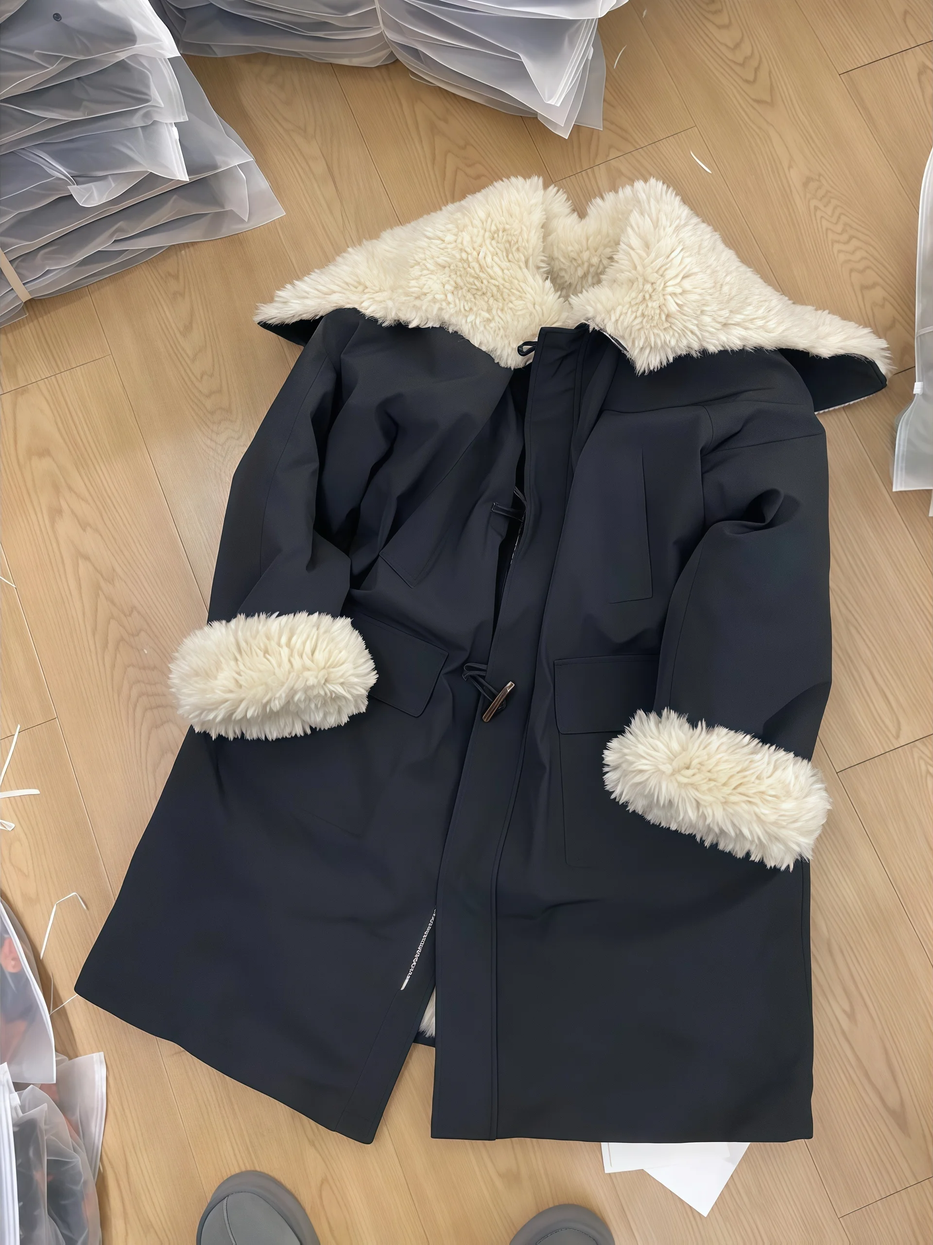 

Ladies' Sli Lamb Fur Collar down Cotton Jaet Mid-Length Parka Coat Warmth Casual Sle Stand Fit Zipper Closure Soli...