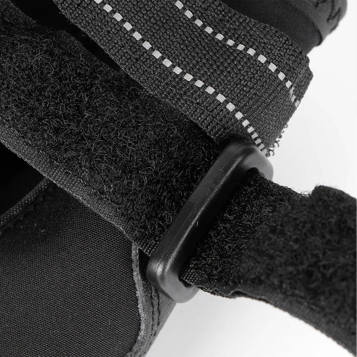 

4Pcs Winter Pet Dog Shoes Waterproof Snow Boots Size 5 Black Warm Casual Anti Slip Outdoor Hiking Pet Dog Shoes