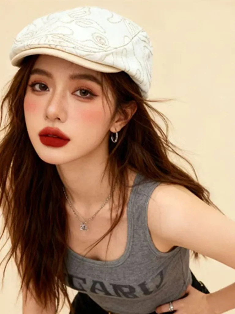 

Retro Embroidered Pattern White Beret Hat Women's Fashionable Retro Newsboy Cap Spring New Style Cotton Material Universal Size
