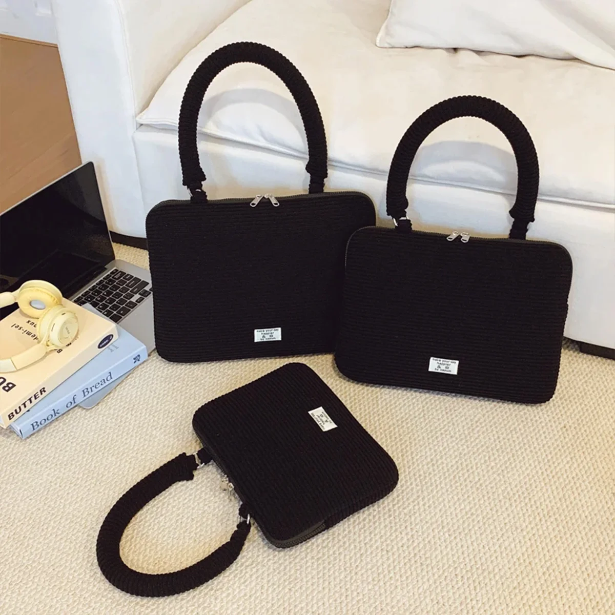 bolsa-de-ombro-simples-e-casual-para-laptop-em-corduroy-para-deslocamento-no-escritorio-design-de-listras-em-cor-solida-macia-a-prova-de-choque-com-ziper-e-alca-confortavel