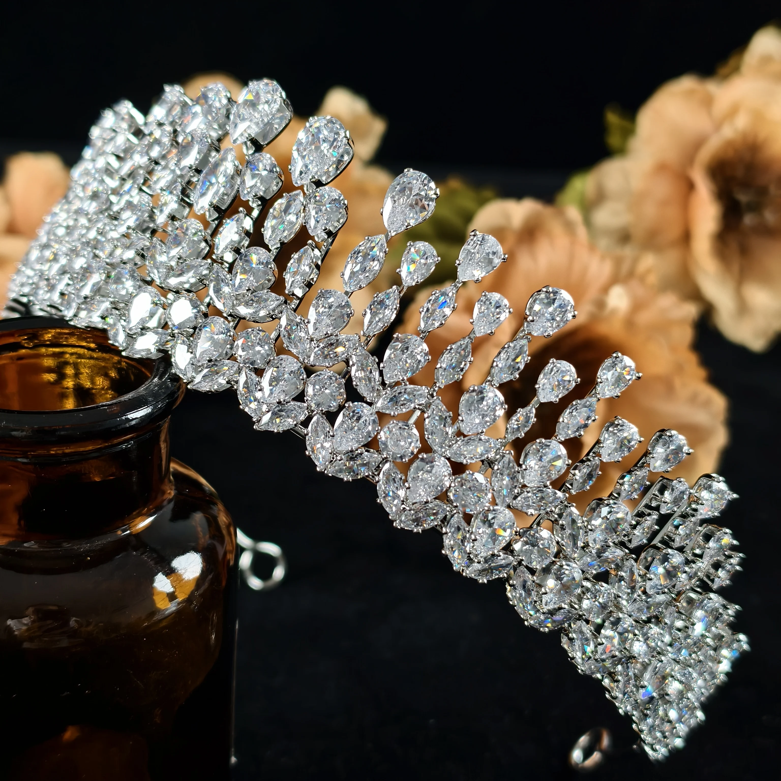 

Роскошные свадебные короны и диадемы для невесты, аксессуары для волос, свадебные короны с кубическим цирконием для женщин, украшения для волос