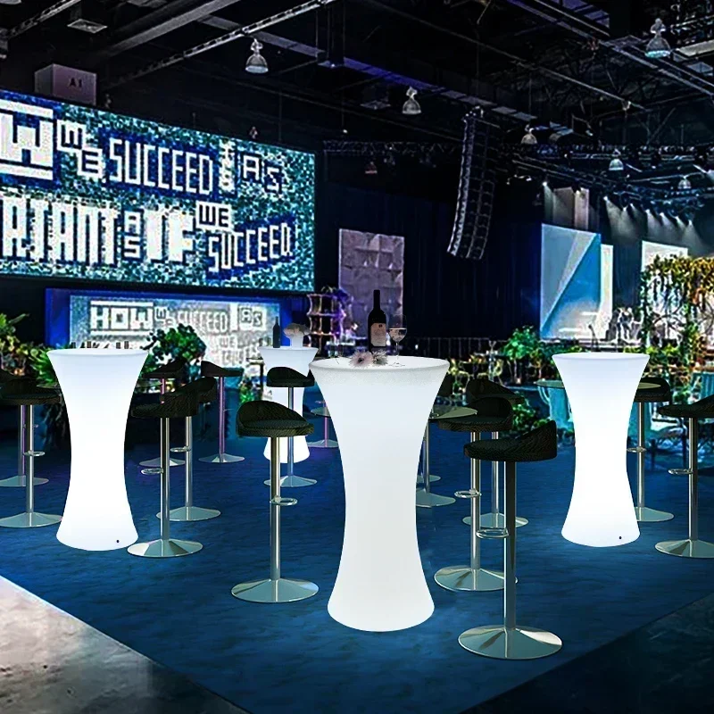 16-kleuren Led Lichtgevende Bartafel En Stoelen Combinatie Ktv Kleine Barbaarse Creatieve Ronde Opladen Buitenactiviteiten