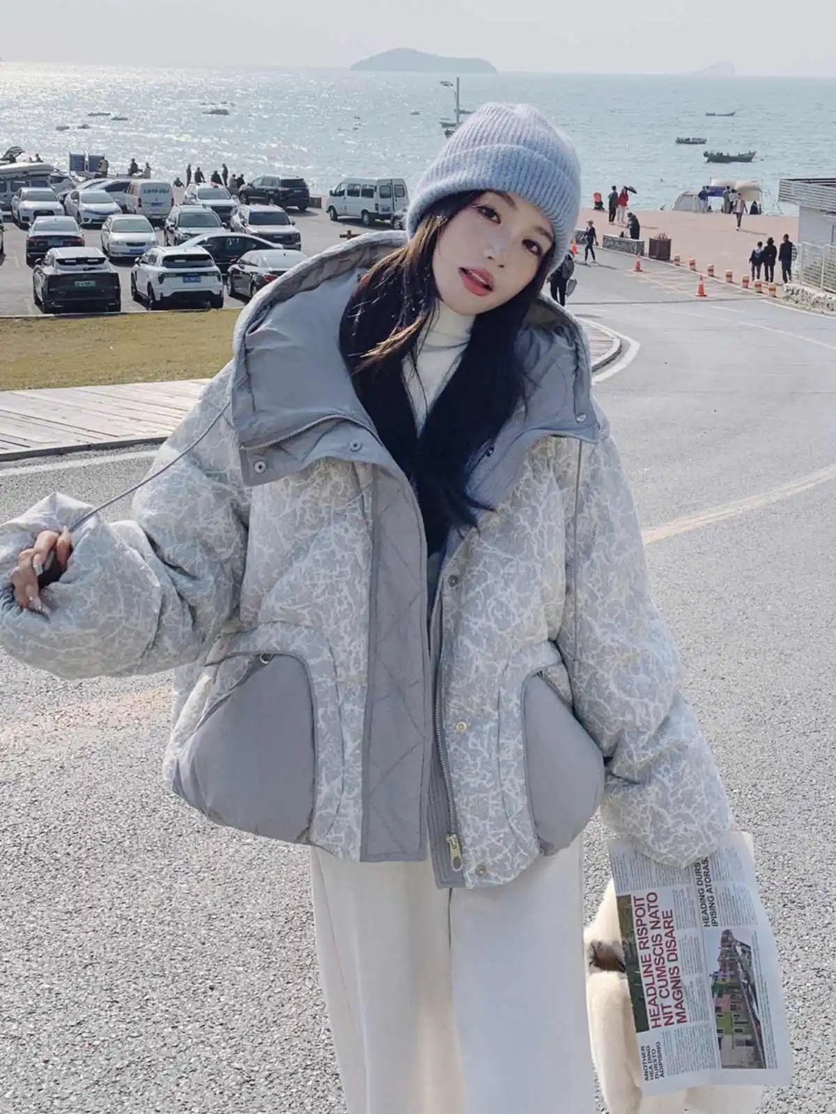 Cinza claro impresso com capuz jaqueta de inverno feminino novo coreano grosso quente curto pato branco para baixo casaco zíper fivela escondida estilo