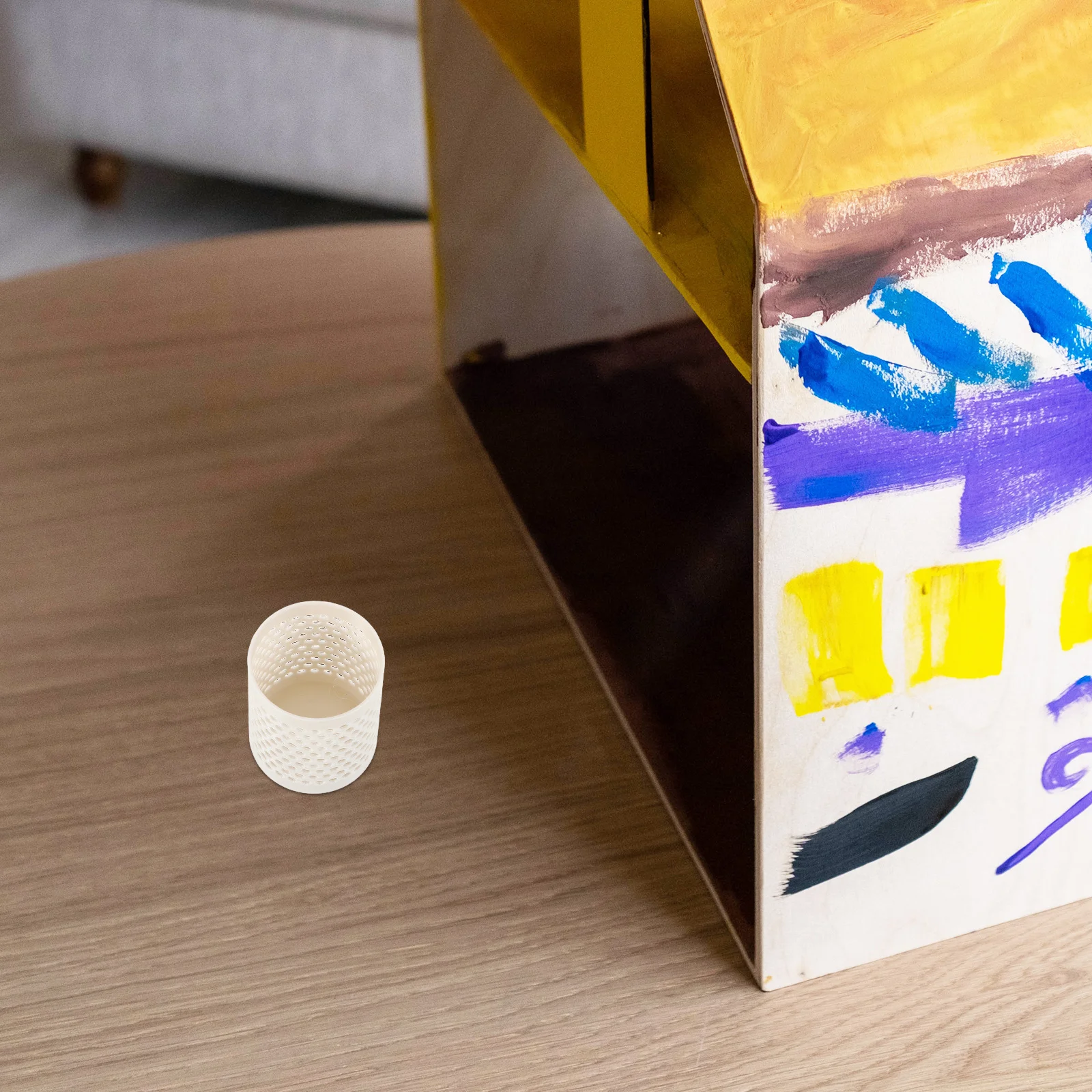 1:12 Scale Mini Waste Basket Realistic Design Durable Craftsmanship Versatile Placement Enhances Dollhouse Atmosphere Portable