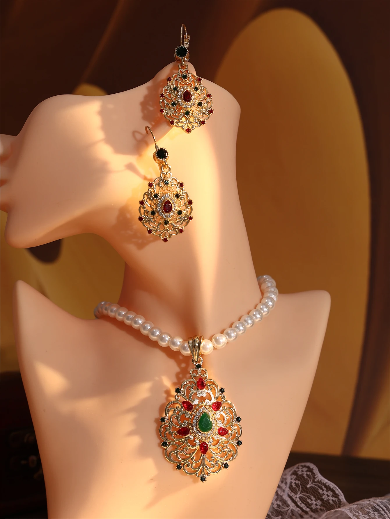 

Middle Eastern Women's Fashion Set Pearl Chain With Colorful Pendants Bridal Wedding Necklace & Earrings Festival Accessory