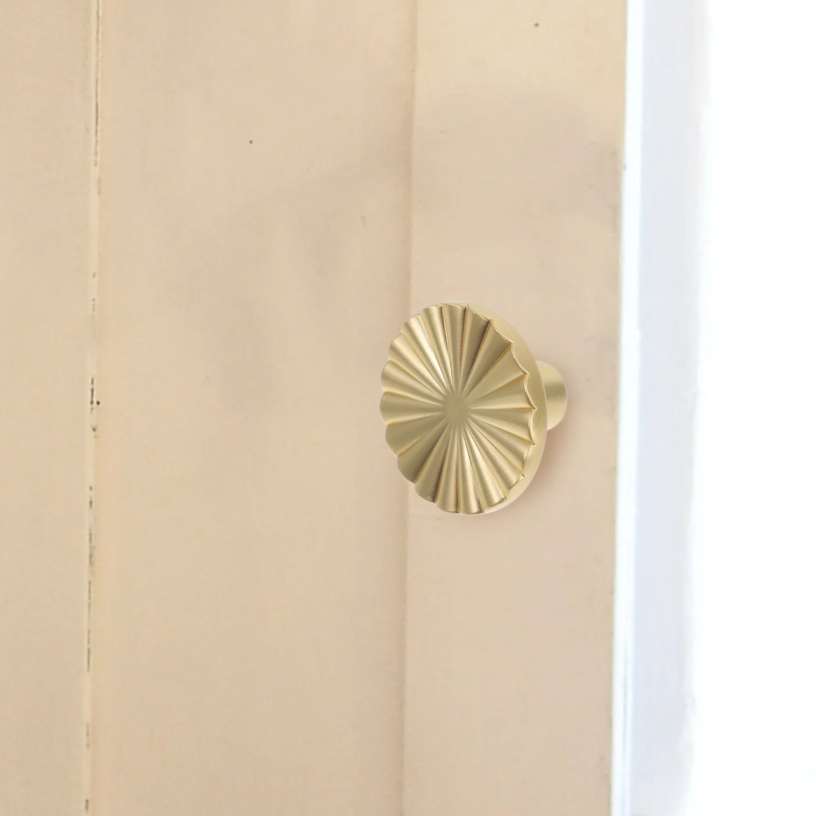 

6 Pcs Scalloped Furniture Handle Cabinet Door Knobs Semicircle Golden Zinc Alloy Pulls