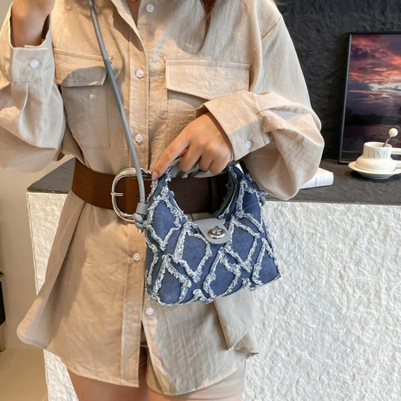 高級ブランドの女性のレザークロスボディバッグエレガントなショルダーメッセンジャーハンドバッグ女性のためのクラシックデザイナートートバッグ