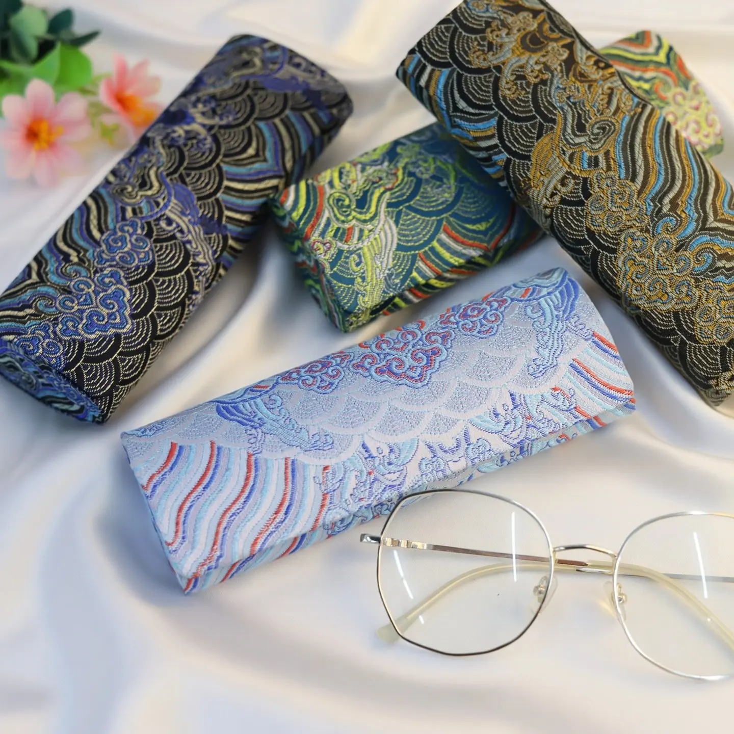 Iron Eyewear Case Colorful Hard  Eyeglass Storage Embroidered Eyeglass Holder Compression Resistant Pattern Glasses Box