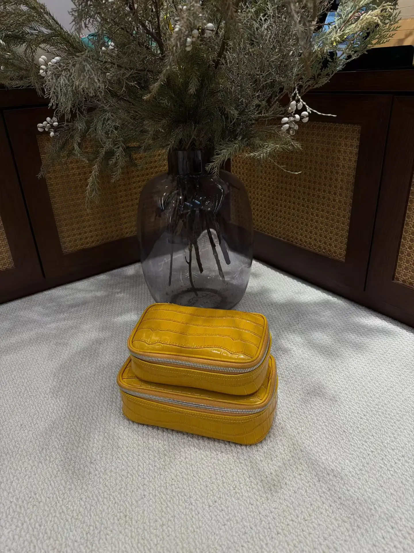Krokodil-Geprägte Leder Mini-Kosmetiktasche Toilettenartikel-Organizer Tragbare Kosmetiktasche in Verschiedenen Farben und Größen Erhältlich – Detail 23