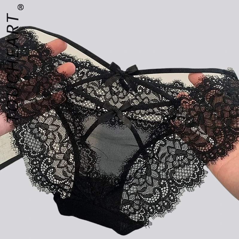

Эротические трусики Toucheart: кружевные, ажурные, тонкие, прозрачные, с бантом, на шнуровке, для нежных и чувственных женщин.