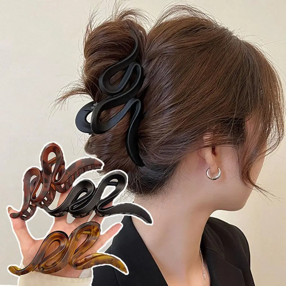 

Korean Wave Hair Claws Clips For Women Plastic Shark Hair Clips Irregular High Ponytail Barrette Hairpin Girl Hair Accessories