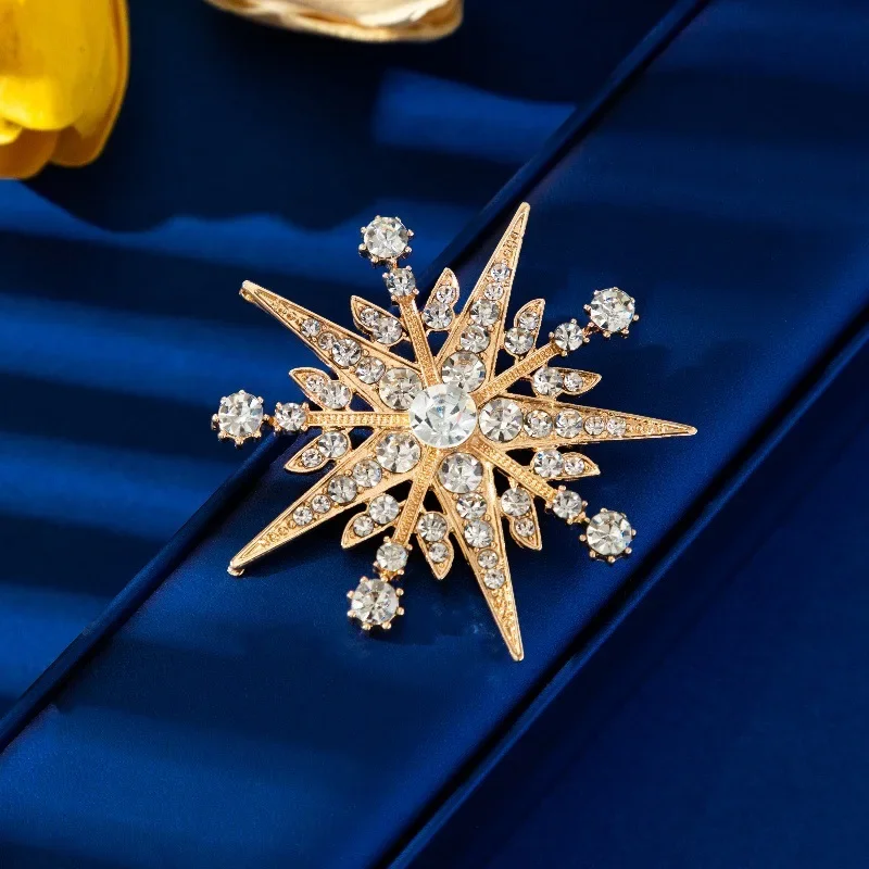 

Fashion Octomom Brooch Alloy Rhinestone Snowflake Corsage Pin Dress Coat Accessories，Holiday Party Couple Jewelry Gifts