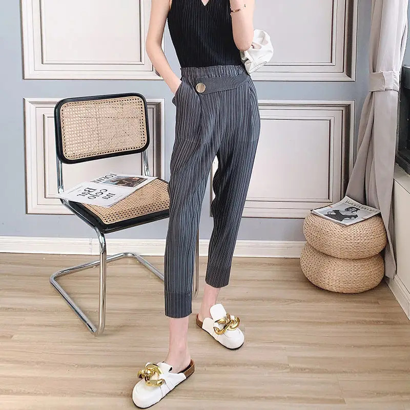 

Medium waist ham pants 2023 new fashion simple wild loose temperament summer pleated commuter nine points casual pants