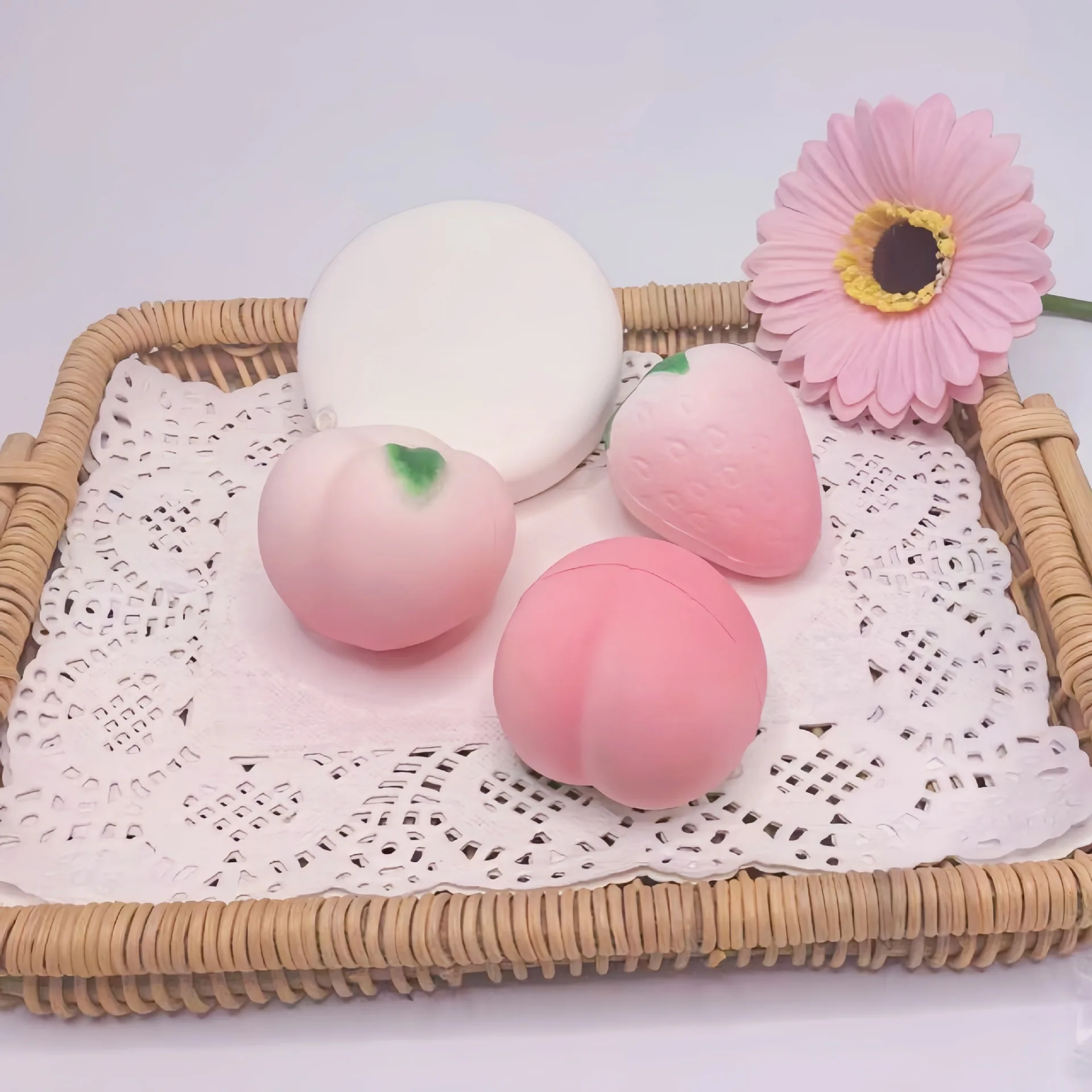 Cherry Blossom Pink Fruit-Colored Peach Apple Strawberry Mousse Cake PU Soft Slow Rebound Squeeze Fidget Toy Kids Squshy Gift