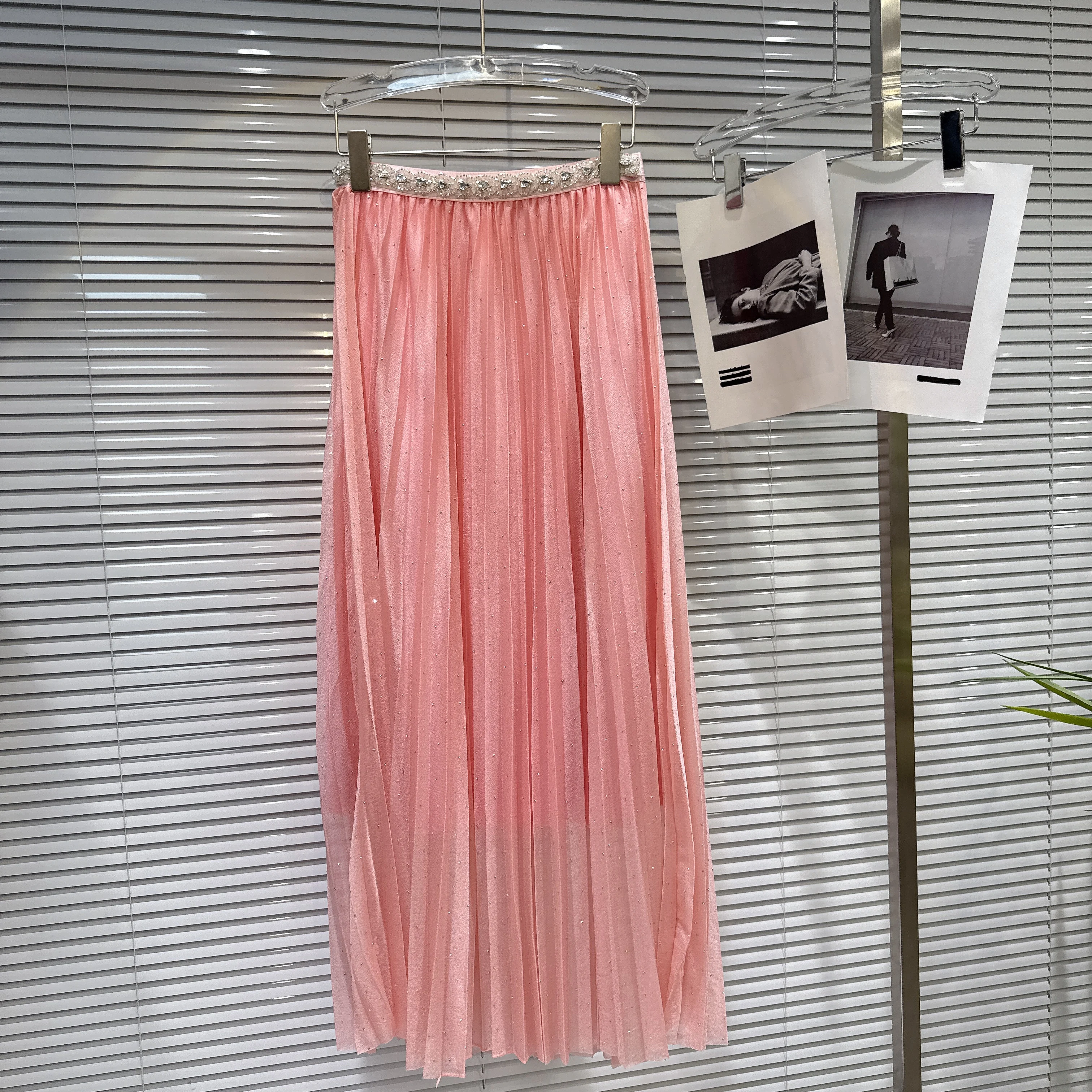 French Fashion Elegant Heavy Industry Diamond Round Neck Long Sleeve Single-Breasted Knitted Sweater Short Cardigan Women Autumn