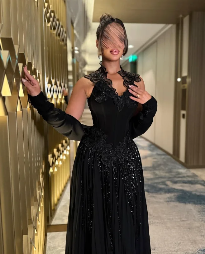 تخصيص جودة عالية بلا أكمام الخامس الرقبة الرسن مطرز يزين طول الأرض فستان رسمي أسود المرأة أنيقة Serene Hill