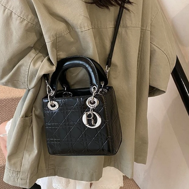 

Hot Sale Ladies Handbag One Shoulder Bag Exquisite Unique Design Work Travel Bag Adjustable Strap Fashion Bag