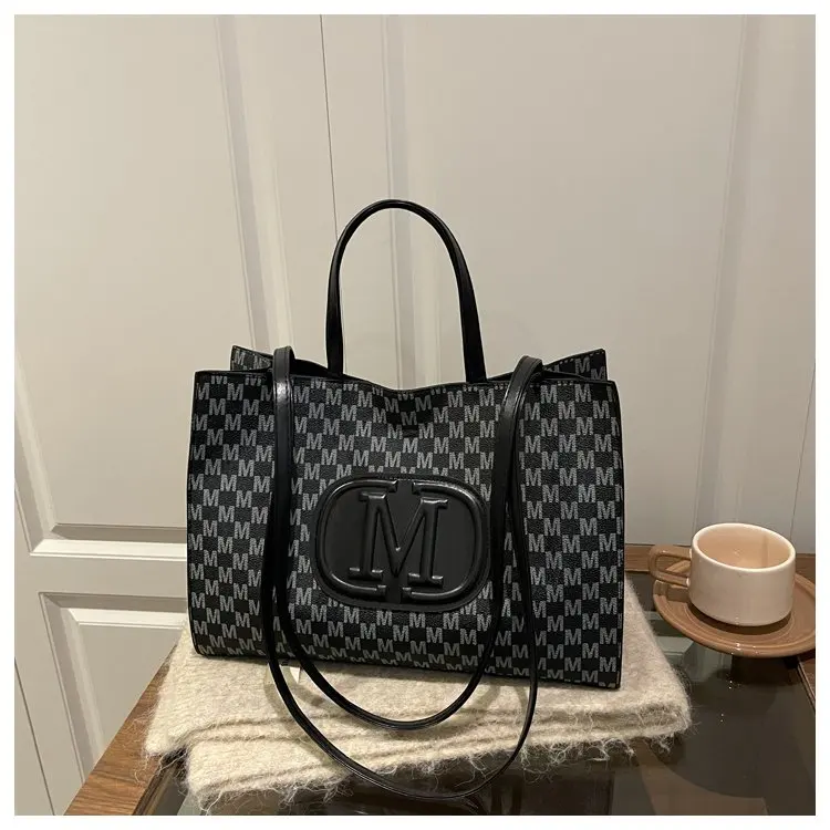 

2026 Winter New Women's Casual Tote Bag, Premium Textured Adjustable Shoulder Bag, Fashion Crossbody Purse for Everyday Use