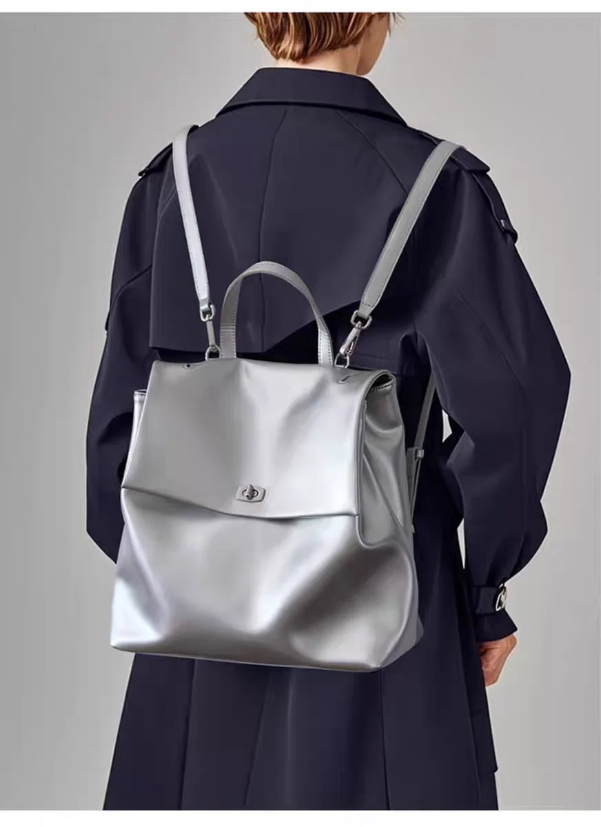 Vintage leather backpacks for women, anti-theft and waterproof design, large shoulder fashion bag, portable, leather material