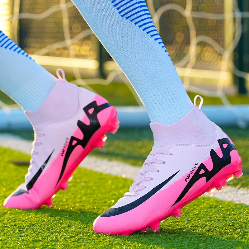 Moda alta superior dos homens sapatos de futebol luz antiderrapante botas de campo de futebol para homens wearable confortável botas cravejadas mulheres botas de futbol