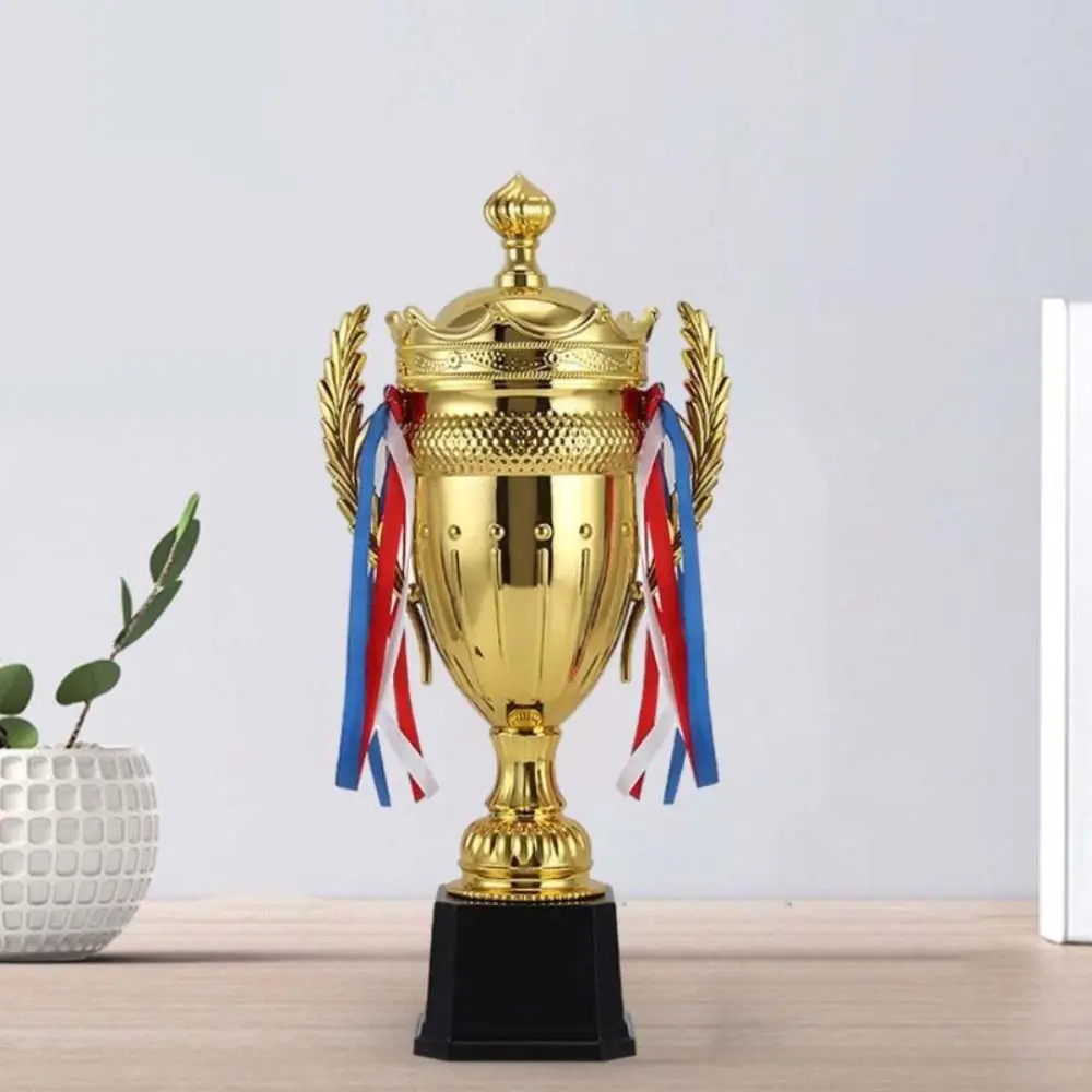 ألعاب رياضية جوائز الكأس الذهبية تاج بطل جائزة صغيرة كأس المدرسة مكافأة العرض المنافسة كرة القدم