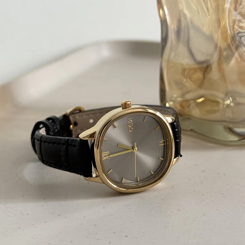 

New Women'S Leather Strap Watch, Simple And Stylish Quartz Watch, Small And Elegant Ladies' Wristwatch, Unique Timepiece.