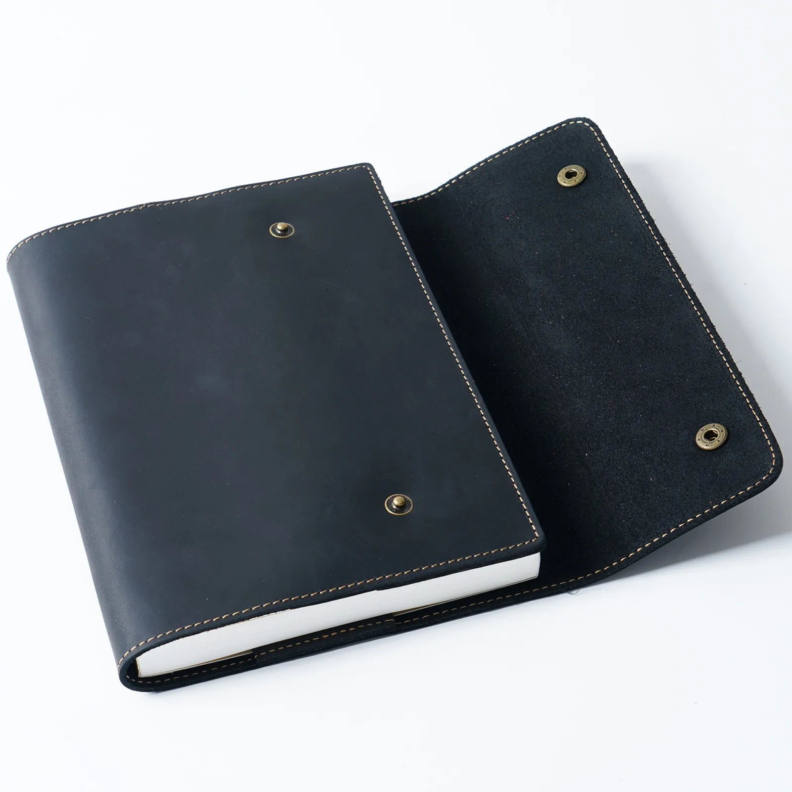 �y�Z�[�����z�N���G�C�e�B�u�ȎO�܂�A5���U�[�J�o�[�A�J�[�h�|�P�b�g�t���A�قړ��蒠/�~�h��/�X�^���S�C�m�[�g�W���[�i���p�A����̏������ݓ��L