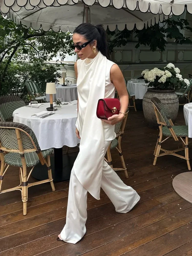 

Необычный атласный плиссированный жилет без рукавов, комплект женских белых брюк с высокой талией и широкими штанинами, костюм 2024, летний повседневный наряд для поездок на работу, новинка