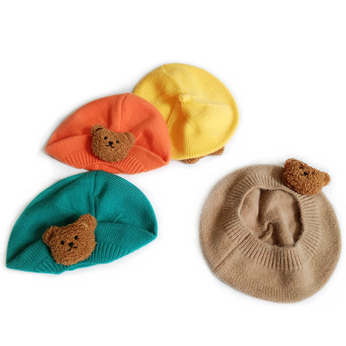 Nette Baby Mädchen Gestrickte Baskenmütze mit Bär Puppe Kinder Maler Kappe Koreanischen Stil Motorhaube Beanie Künstler Mädchen Jungen Winter Kopfbedeckungen