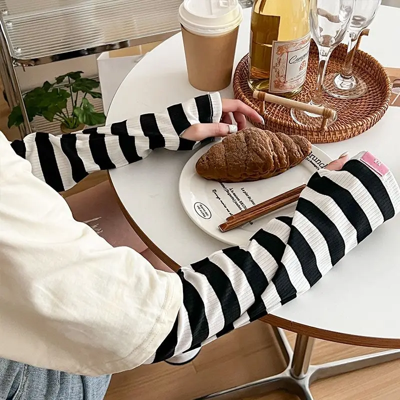 Summer Sun Protection Women's Ice Silk Sleeves, Loose Arm Protection, UV Protection, Fashionable Striped Driving Sleeves image 5