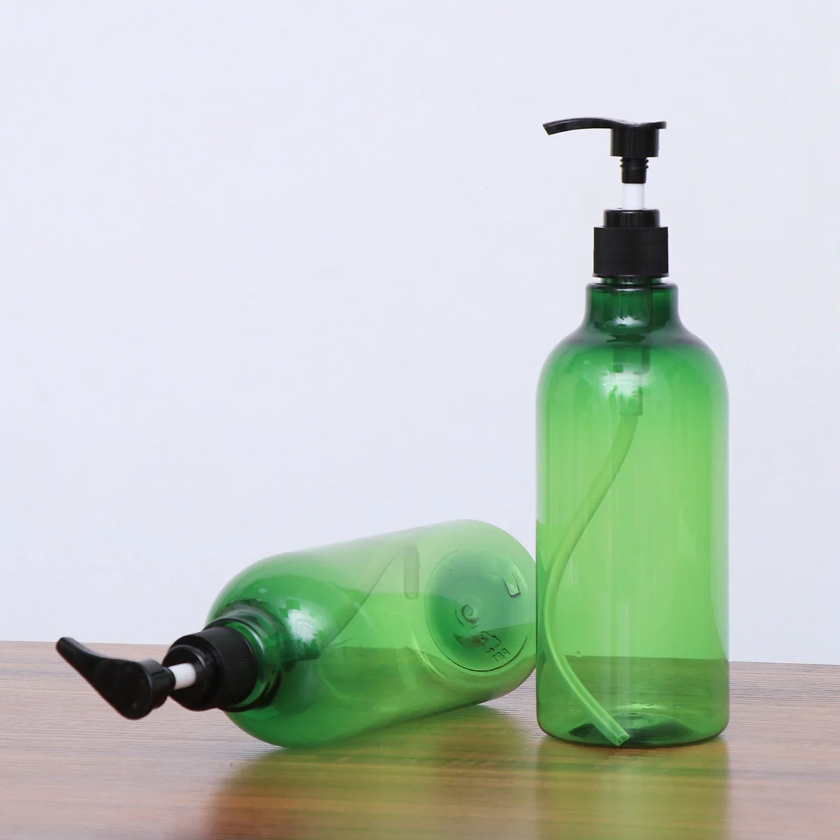 2 Stück 500 ml Shampoo-Spender, nachfüllbar, Haustier-PP-Spray für Körperwäsche, Flüssigseife, ätherisches Öl, grün, schwarz, wiederverwendbar, umweltfreundlich