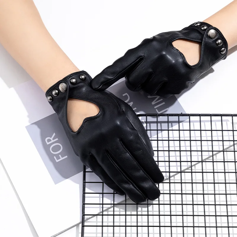 

Fashionable and Cute Women's Artificial Leather Gloves with Hollow Heart-shaped and Rivet Design Soft Clothing Accessories