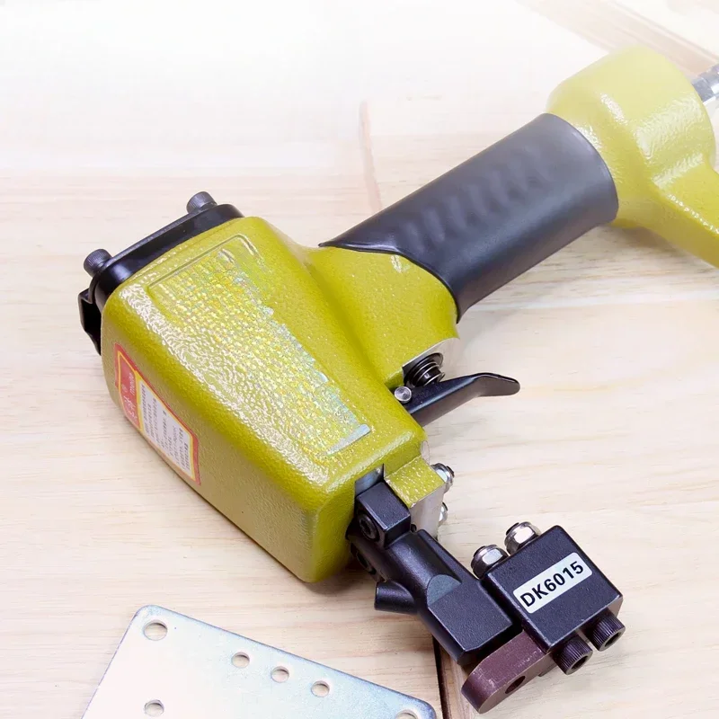 MT-DK6015 Iron Gun Gun Riveting Color Steel Sheet, Metal Sheet Piercing