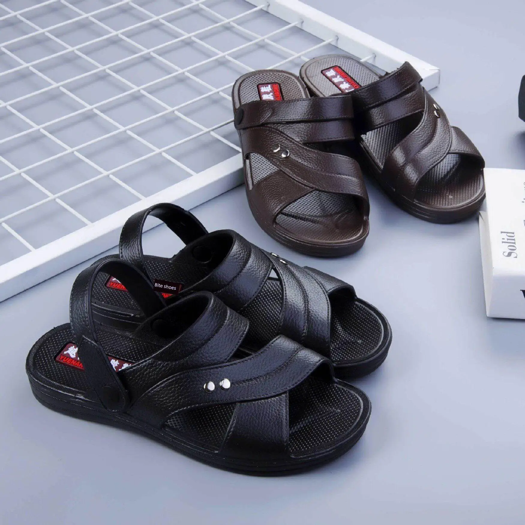 

Men's Two-Way Wearable Thick-Heeled Sandals 2026 New Outdoor Wear Resistant Fashion Anti-Slip Waterproof Sandals Casual Slippers