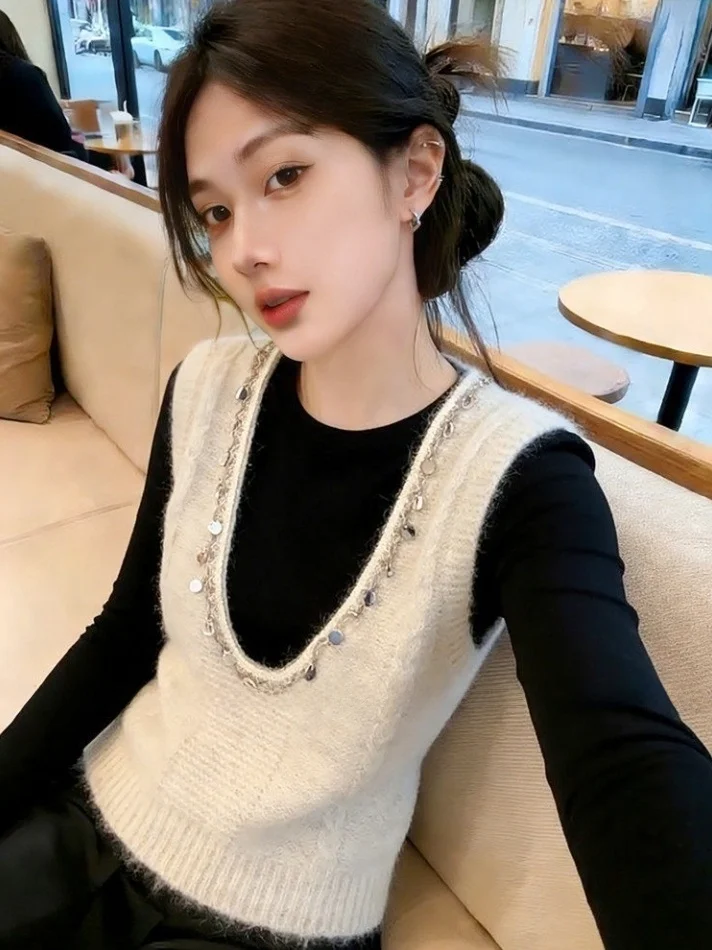 

Новая весенняя женская свободная вязаная жилетка с V-образным вырезом, пайетками и объемной вышивкой, модный омолаживающий топ из шелкового материала