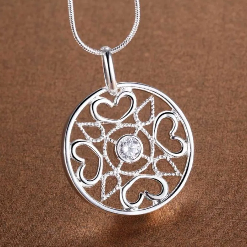 Neue 925 Sterling Silber Halskette mit Blumenanhänger für Damen Hochwertige Hochzeits- und Verlobungs-Schmuckstücke Modischer Zirkon Urlaubsgeschenk