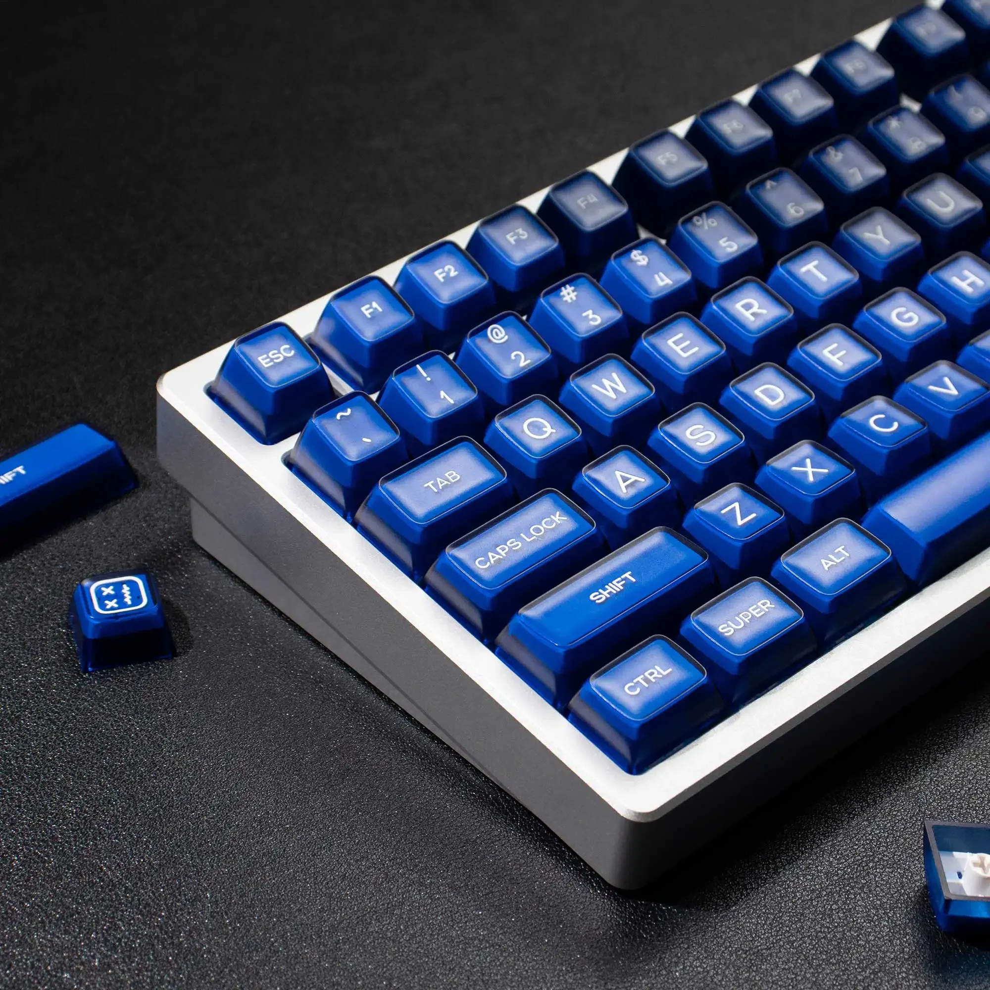 White marble/sapphire/emerald/Klein blue 142-key mechanical keyboard keycap PBT two-color molding