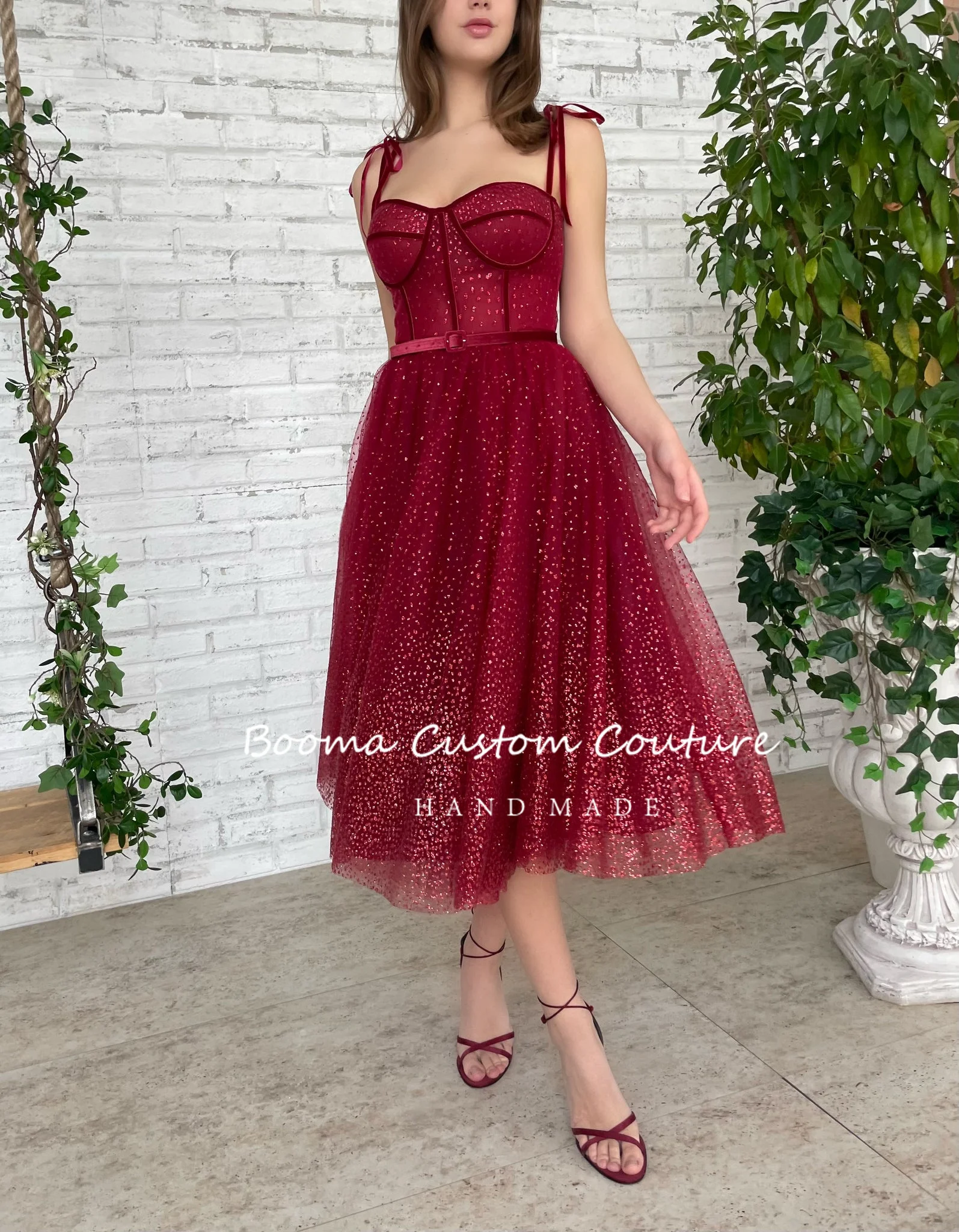 Booma Burgundy Glitter tiulowe suknie na studniówkę Sweetheart wiązane paski Tea-Length-line suknie na przyjęcia weselne Midi formalne suknie wieczorowe