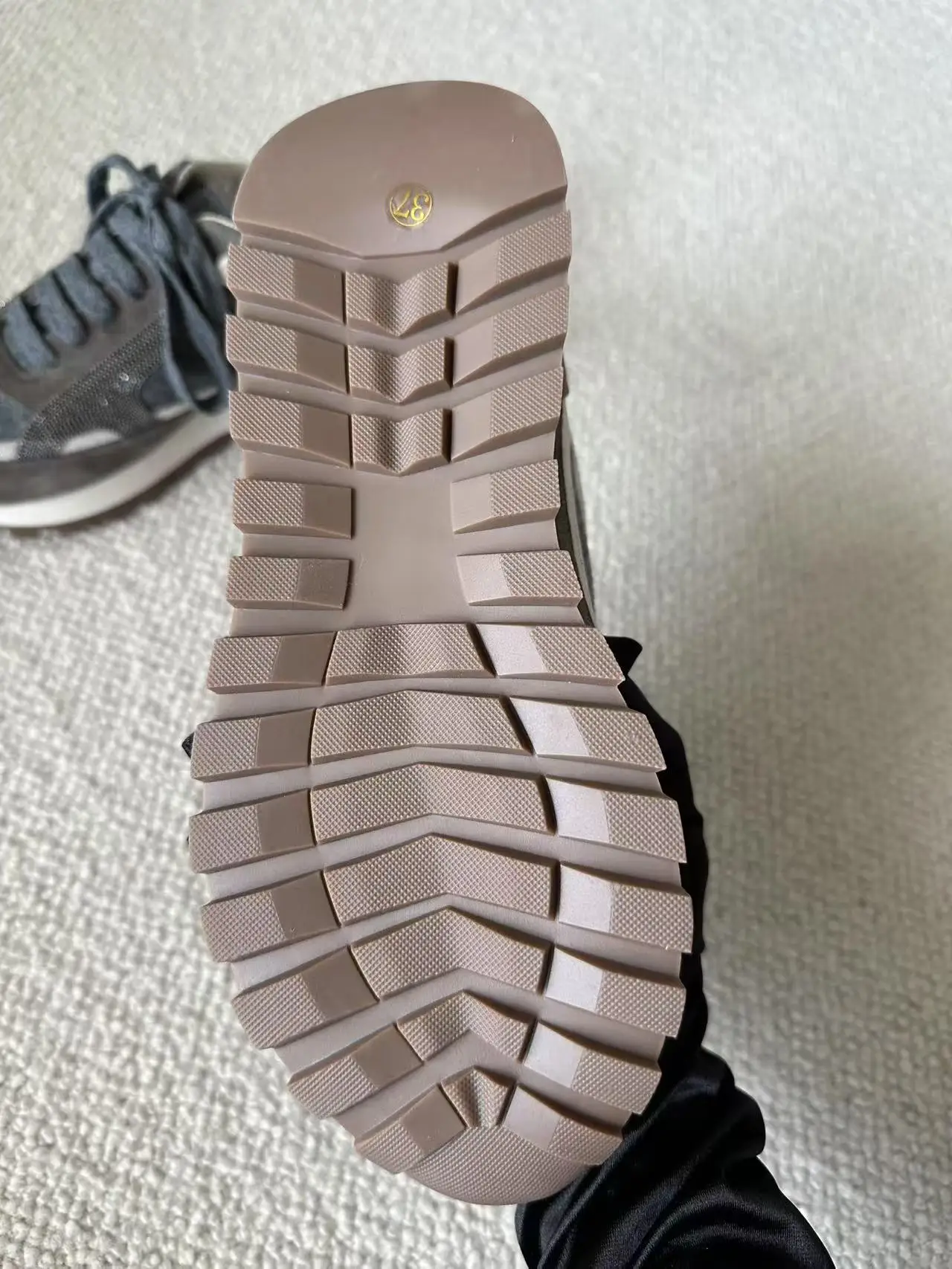 Picture 6: 2025 summer collection high quality genuine suede sneakers